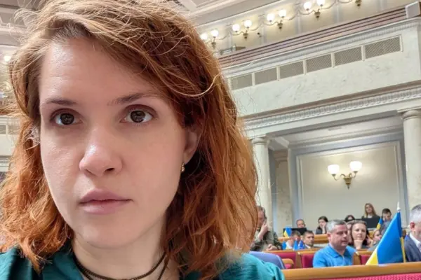 Безугла повернулась до «Слуги народу»: оголошення Корнієнка за регламентом