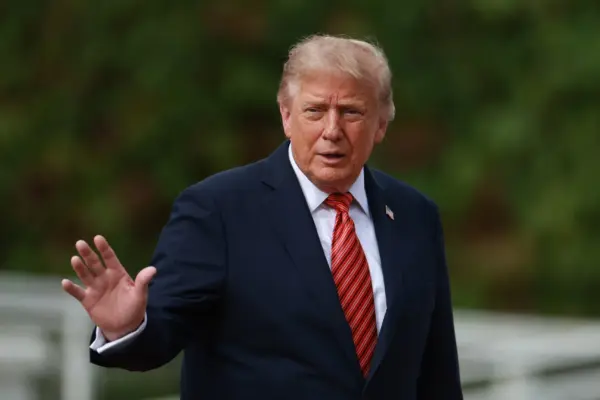 Після республіканського з’їзду схвалення Трампа зросло, але демократи збільшили відрив