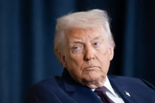 Трамп у Newsmax: удари по російських НПЗ шкодять цінам на енергоносії у світі